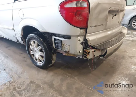 2005 Chrysler Town & Country Touring z USA, uszkodzony, nr VIN 2C4GP54L25R568176